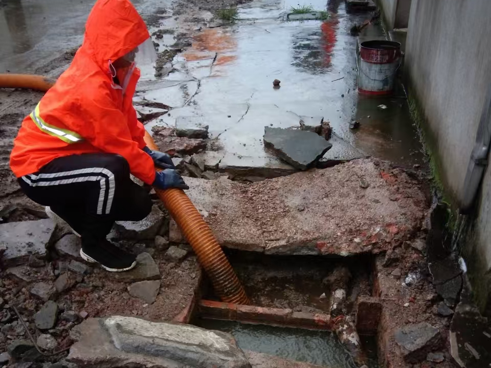 汤阴专业清理污水池 炜誉市政以规范流程守护城市 “肠道”